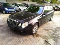 Gebraucht Mercedes E220 Classic 170 PS (125 kW) 2007 Schwarz Kombi