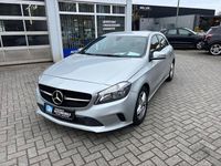 Gebraucht Mercedes A180 122 PS (89 kW) 2015 Silber Limousine