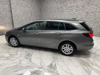 Usado Opel Astra Edition 105 CV (77 kW) 2017 Gris Berlina