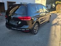 Gebraucht VW Touran Active 150 PS (110 kW) 2023 Schwarz Van / Kleinbus