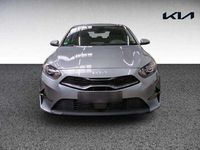 Gebraucht Kia Ceed 140 PS (102 kW) 2024 Lunar silver Kleinwagen