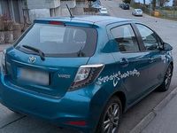 Gebraucht Toyota Yaris 99 PS (72 kW) 2014 Blau Kleinwagen