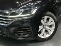 Gebraucht VW Touareg Basis 231 PS (169 kW) 2019 Deep black SUV