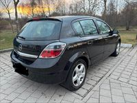 Gebraucht Opel Astra 105 PS (77 kW) 2007 Schwarz Limousine