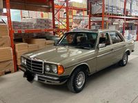Gebraucht Mercedes E300 88 PS (64 kW) 1981 Grün Limousine