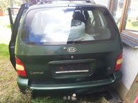 Gebraucht Kia Carnival 126 PS (92 kW) 2001 Grün Van / Kleinbus