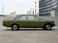 Gebraucht Mercedes 200 109 PS (80 kW) 1982 Grün Limousine