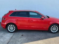 Gebraucht Audi A3 Attraction 150 PS (110 kW) 2015 Rot Limousine