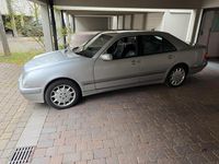 Gebraucht Mercedes E430 279 PS (205 kW) 2001 Grau Limousine