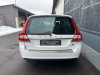 Gebraucht Volvo V70 120 PS (88 kW) 2016 Ice white Kombi