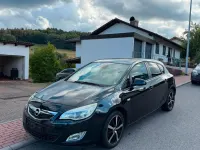 Gebraucht Opel Astra 105 PS (77 kW) 2011 Schwarz Limousine