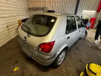 Gebraucht Ford Fiesta 59 PS (43 kW) 2000 Silber Kleinwagen