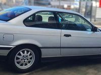 Gebraucht BMW 318 Performance 140 PS (102 kW) 1998 Silber Coupé