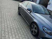 Gebraucht Mercedes E220 Avantgarde 194 PS (142 kW) 2019 Grau Limousine