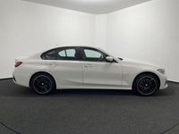 Gebraucht BMW 330 Advantage 258 PS (189 kW) 2019 Weiß Limousine
