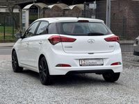 Gebraucht Hyundai i20 GO! 75 PS (55 kW) 2017 Polar white / sol Kleinwagen