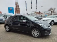 Gebraucht Peugeot 208 102 PS (75 kW) 2019 Schwarz Kleinwagen