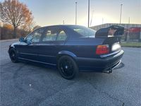 Gebraucht BMW 325 192 PS (141 kW) 1994 Blau Limousine
