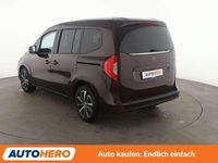 Gebraucht Mercedes T180 Progressive 131 PS (96 kW) 2023 Rubellitrot Van / Kleinbus