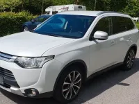 Gebraucht Mitsubishi Outlander Classic Collection Plus 150 PS (110 kW) 2015 Weiß SUV