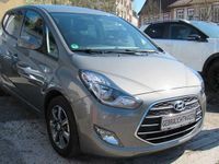 Gebraucht Hyundai i20 Space Plus 125 PS (91 kW) 2018 Grau Van / Kleinbus