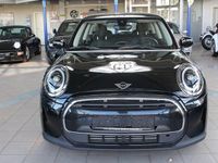 Gebraucht Mini Cooper Essential 136 PS (100 kW) 2023 Midnight black met. Kleinwagen
