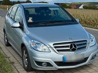 Gebraucht Mercedes B160 75 PS (55 kW) 2011 Silber Van / Kleinbus