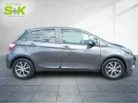 Gebraucht Toyota Yaris Team 112 PS (82 kW) 2020 Grau Limousine