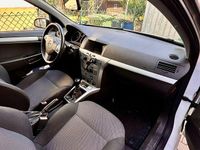 Gebraucht Opel Astra Selection 90 PS (66 kW) 2009 Weiß Limousine