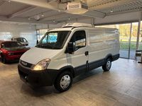 Gebraucht Iveco Daily 106 PS (77 kW) 2010 Weiß Van / Kleinbus