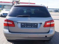 Gebraucht Mercedes E250 204 PS (150 kW) 2010 Silber Kombi