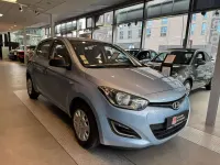 Gebraucht Hyundai i20 Edition 86 PS (63 kW) 2013 Blau Kleinwagen