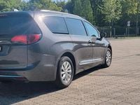 Second-hand Chrysler Pacifica 291 CP (214 kW) 2016 Gri Monovolum