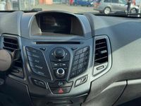 Gebraucht Ford Fiesta 90 PS (66 kW) 2014 Silber Kleinwagen