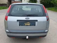 Gebraucht Ford Focus Trend 101 PS (74 kW) 2005 Silber Limousine