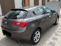 Gebraucht Alfa Romeo Giulietta 140 PS (102 kW) 2011 Grau Kleinwagen