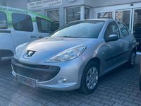 Gebraucht Peugeot 206+ Basis 75 PS (55 kW) 2009 Silber Kleinwagen