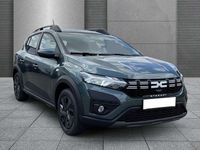 Neu Dacia Sandero Expression 91 PS (66 kW) 2025 Zedergrün Kleinwagen