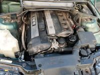 gebraucht BMW 320 E46 i Vollausstattung 6 Zylinder meergrün