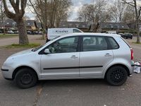 Gebraucht VW Polo 64 PS (47 kW) 2004 Silber Kleinwagen