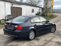 Gebraucht BMW 320 163 PS (119 kW) 2006 Blau Limousine