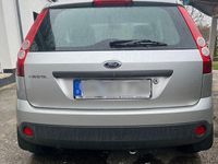Gebraucht Ford Fiesta Trend 80 PS (58 kW) 2006 Silber Kleinwagen