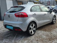 Gebraucht Kia Rio 109 PS (80 kW) 2012 Silber Limousine
