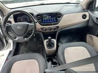 Gebraucht Hyundai i10 Basis 67 PS (49 kW) 2016 Weiß Kleinwagen