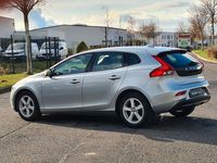 Gebraucht Volvo V40 Kinetic 114 PS (83 kW) 2013 Silber Limousine