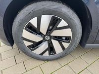 Gebraucht VW ID. Buzz Pro 210 kW (286 PS) 2025 Candyweiß/ starlight blue met Van / Kleinbus