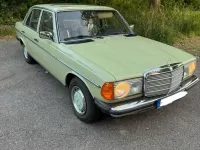 Gebraucht Mercedes 250 129 PS (94 kW) 1978 Grün Limousine