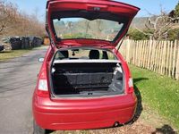 Usado Citroën C3 Comfort 73 CV (53 kW) 2007 Rojo Berlina