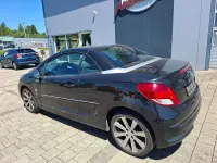 Gebraucht Peugeot 207 CC Roland Garros 111 PS (81 kW) 2012 Farbe schwarz obsidien Cabrio