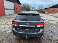 Gebraucht Toyota Avensis Basis 124 PS (91 kW) 2013 Grau Kombi
